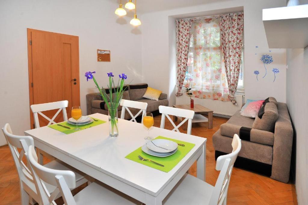 Condo in Vinohrady Praga Exterior foto